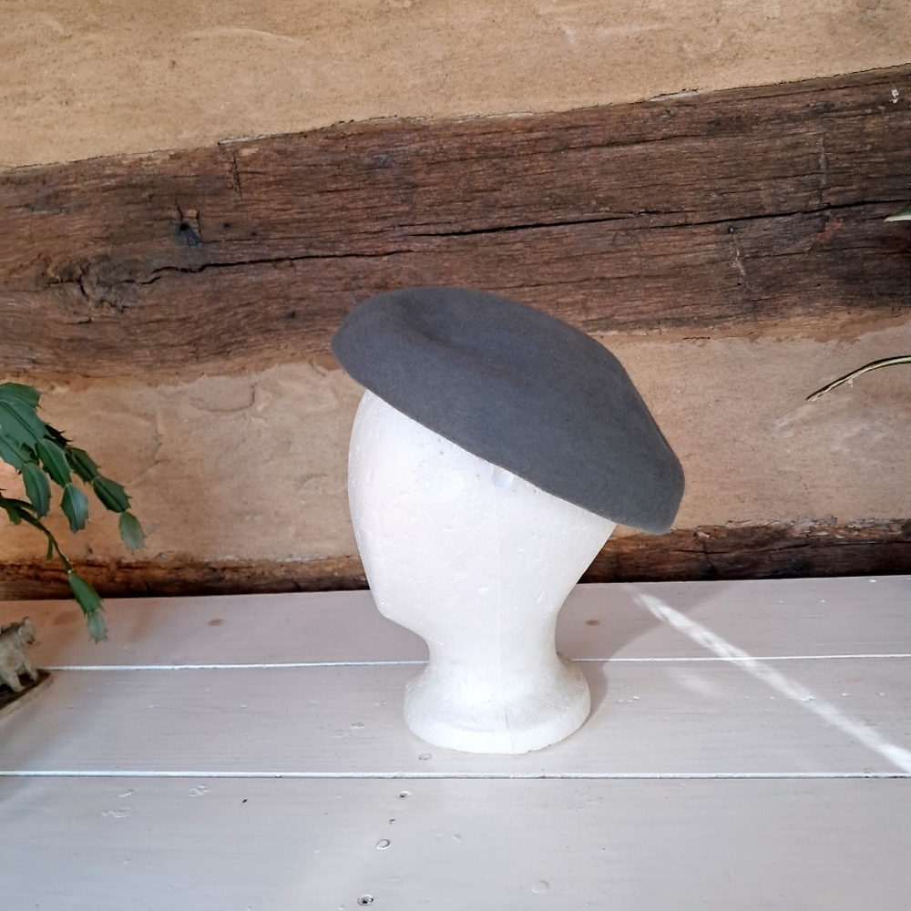 Michael Howard Vintage Miss Bierner Gray Wool Banded Beret Style Hat